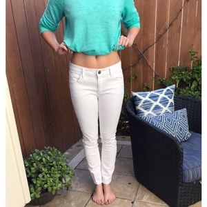 GOLDSIGN Mid Rise White Jenny Jeans
